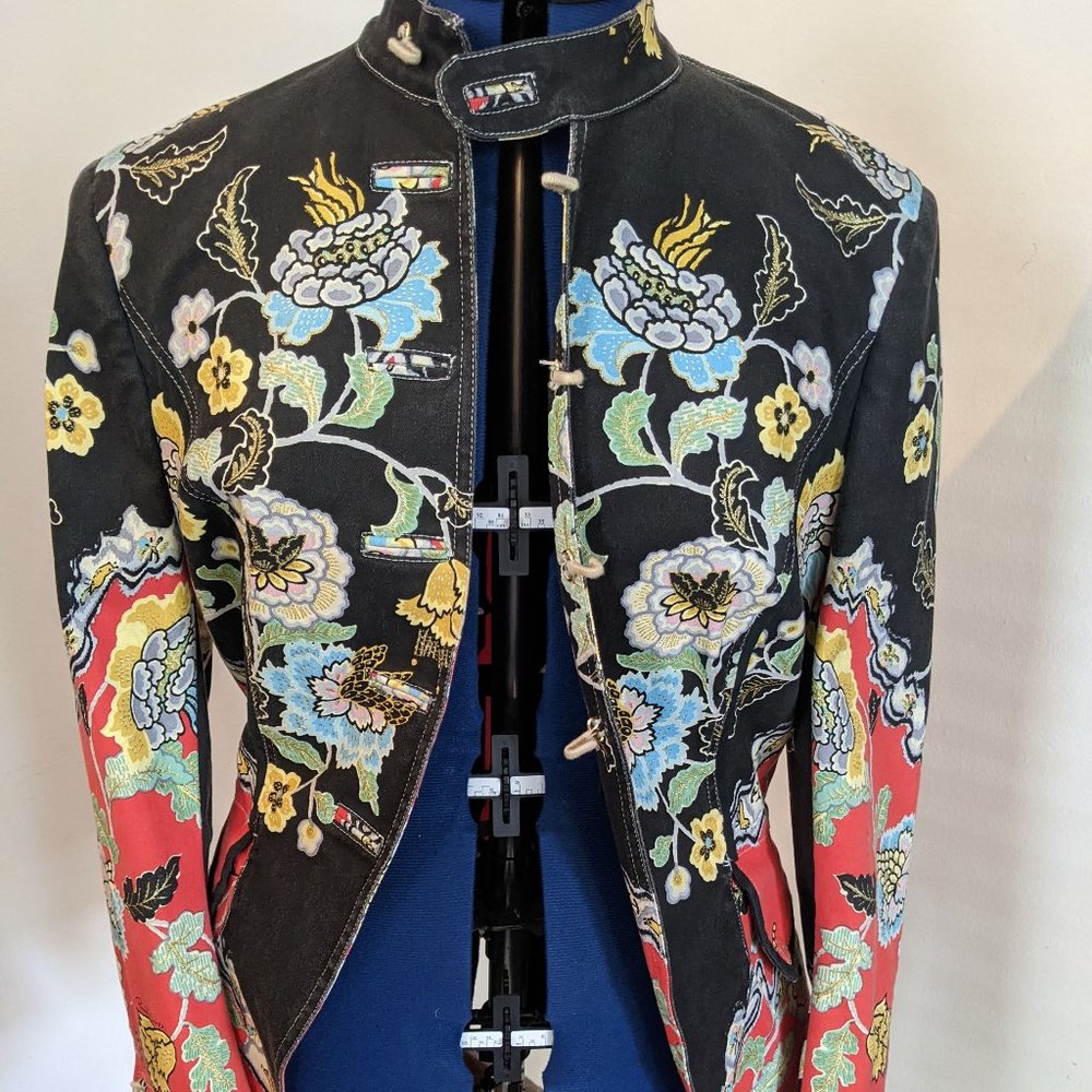 NWT absolutely stunning! Roberto Cavalli floral print blazer